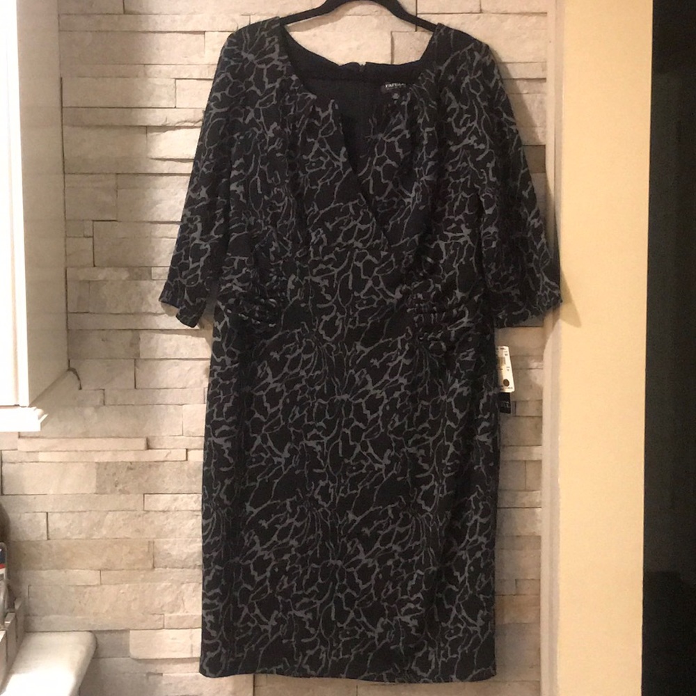 Adrianna Papell Side-Ruched Sleeved Dress